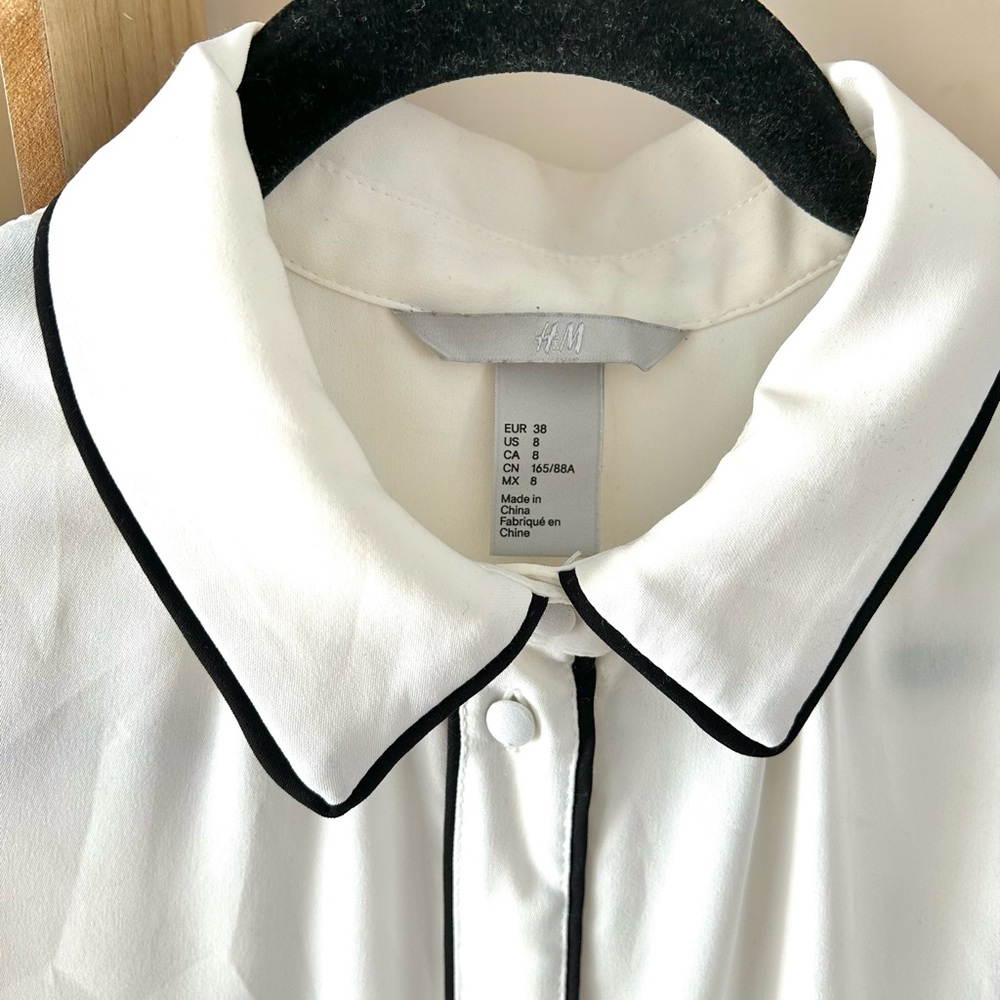 H&M White Dress Shirt with Black Piping - Picture 3 of 6